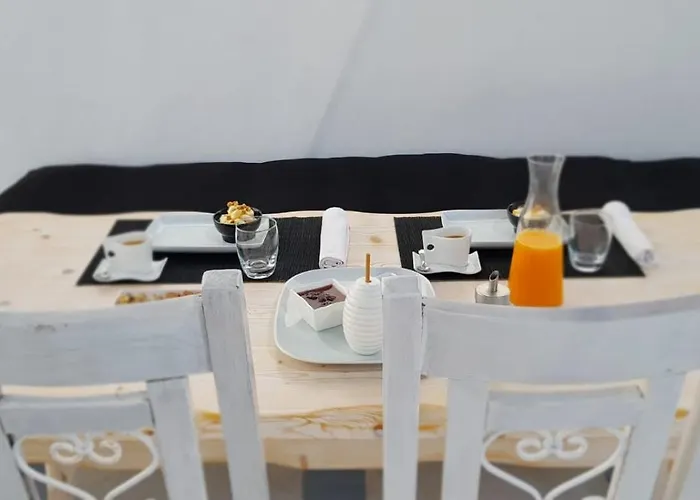 Chay Luxury Cave Megalochori (Santorini)