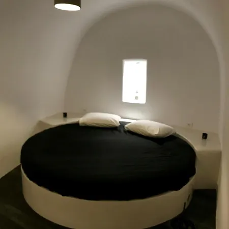 Chay Luxury Cave * Megalochori (Santorini)