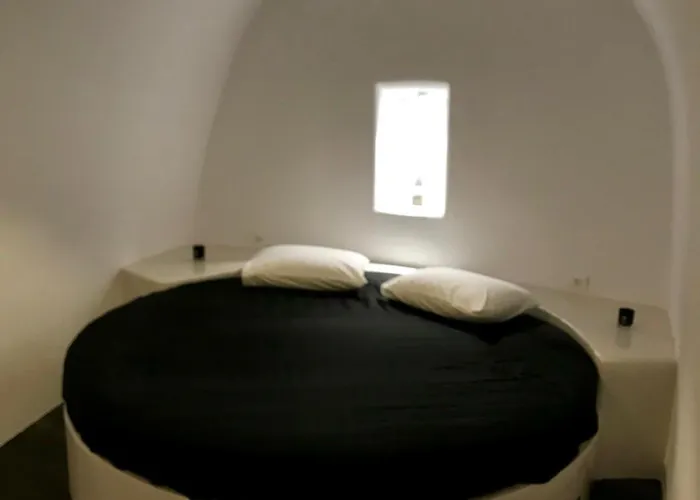 Chay Luxury Cave * Megalochori (Santorini)