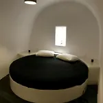 Chay Luxury Cave * Megalochori (Santorini)