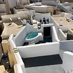 Chay Luxury Cave Apartment Megalochori (Santorini)